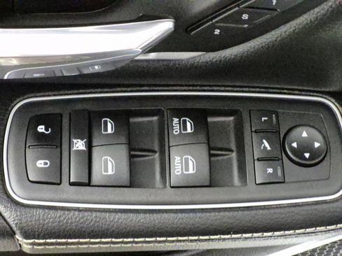 Used 2022 RAM 1500 Laramie AWD/4WD image 16