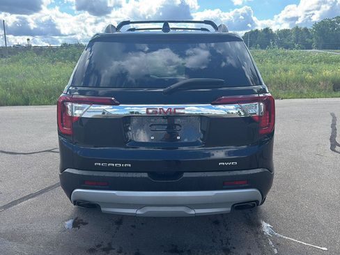 Used 2023 GMC Acadia SLT w/ Technology Package AWD/4WD image 4