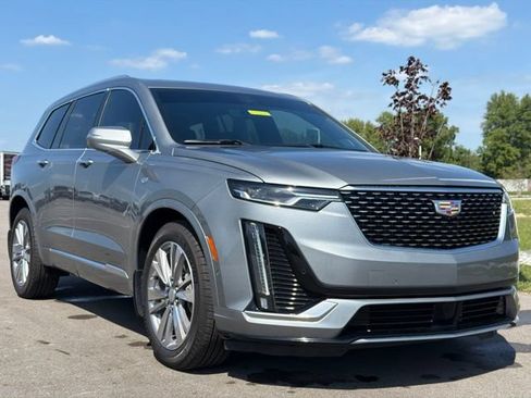 Used 2023 Cadillac XT6 Premium Luxury w/ Technology Package FWD image 1