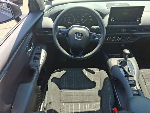Used 2023 Honda HR-V LX image 11