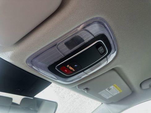 Used 2025 Hyundai Kona SEL image 32