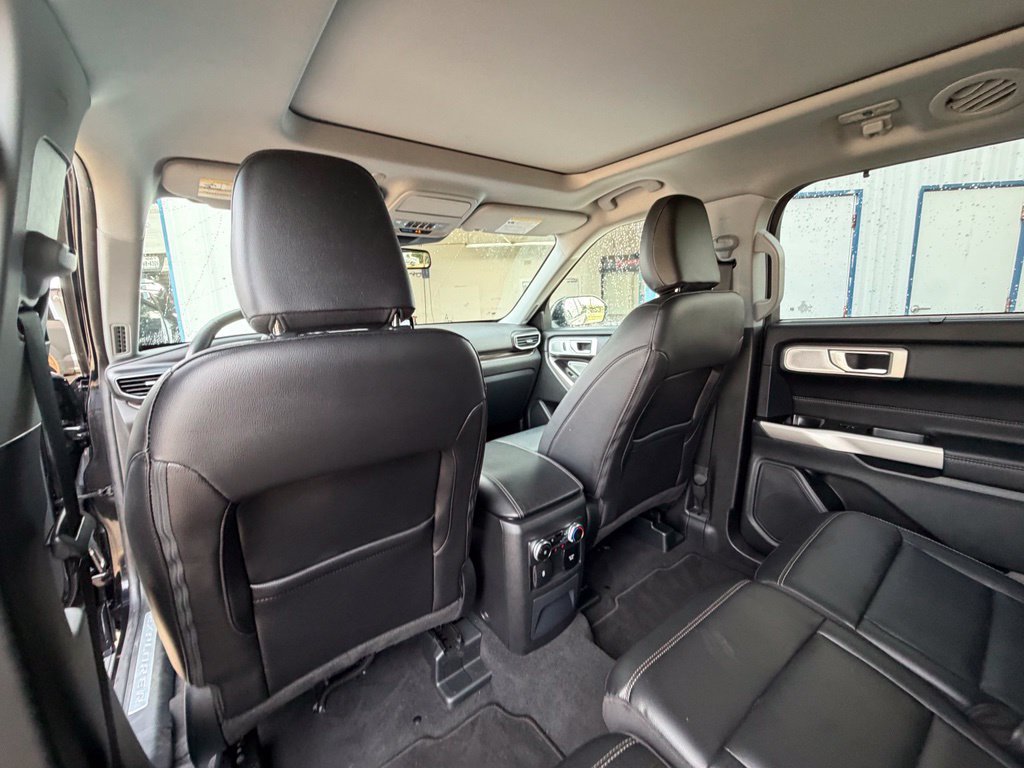 Used 2023 Ford Explorer Limited w/ Limited Technology Package AWD/4WD image 22