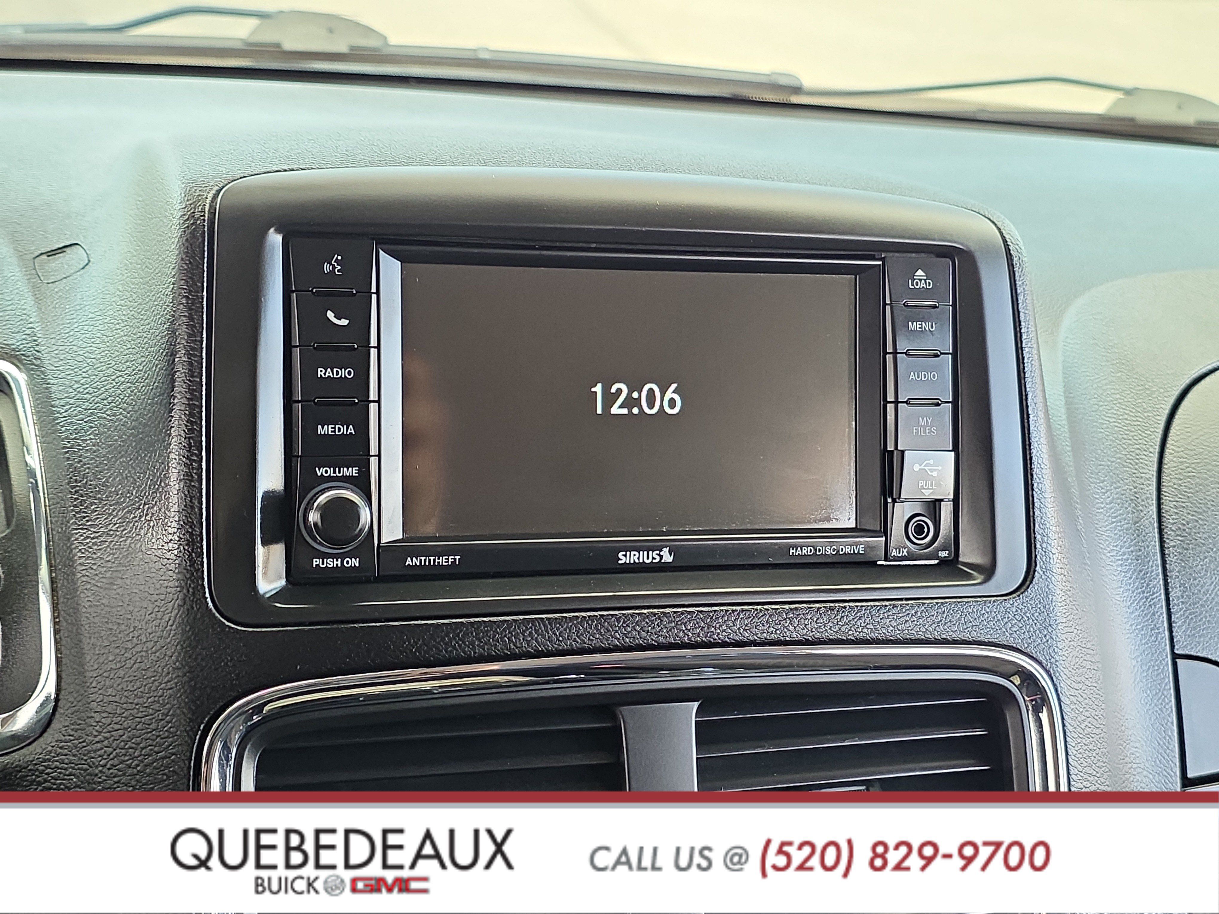 Used 2019 Dodge Grand Caravan SE w/ UConnect Hands-Free Group FWD image 18