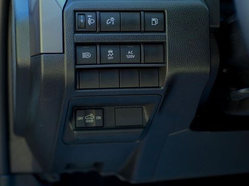 Used 2024 Toyota Tacoma TRD Off-Road AWD/4WD image 18