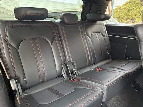 Used 2022 Ford Expedition Limited AWD/4WD image 31