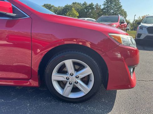 Used 2014 Toyota Camry SE image 9
