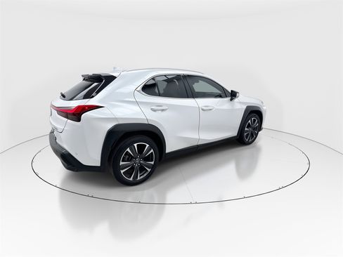 Used 2019 Lexus UX 200 w/ Premium Package image 8