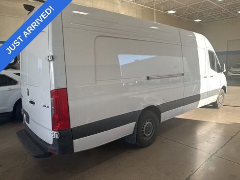Used 2024 Mercedes-Benz Sprinter 2500 image 3