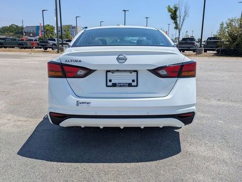 Used 2025 Nissan Altima 2.5 SV FWD image 4