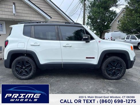 Used 2015 Jeep Renegade Trailhawk w/ Premium Leather Group AWD/4WD image 8