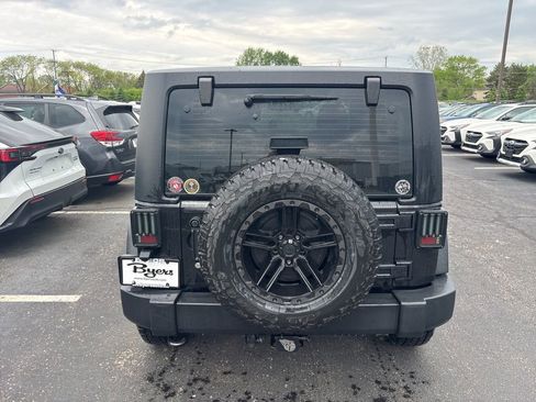 Used 2017 Jeep Wrangler Sport w/ Quick Order Package 24S AWD/4WD image 4