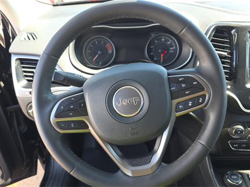 Used 2022 Jeep Cherokee Limited AWD/4WD image 10