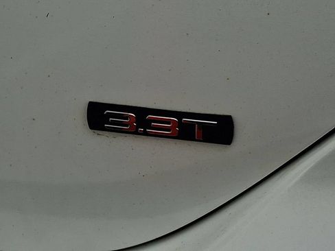 Used 2022 Genesis G70 3.3T RWD image 28