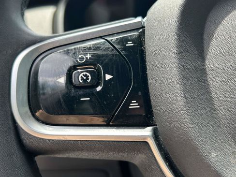 Certified 2023 Volvo XC90 B6 Plus AWD/4WD image 21
