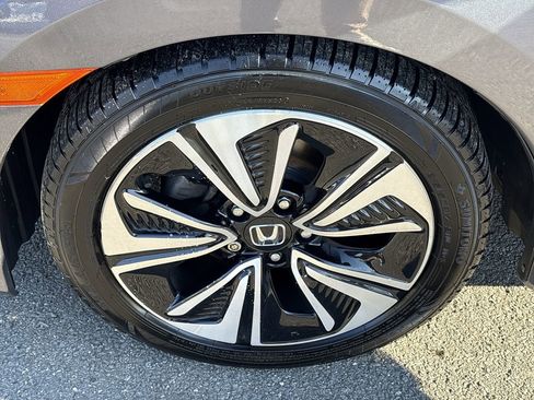 Used 2018 Honda Civic EX-T image 10