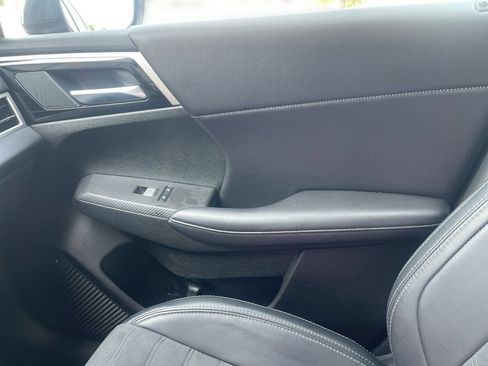Used 2025 Mitsubishi Outlander SE AWD/4WD image 32