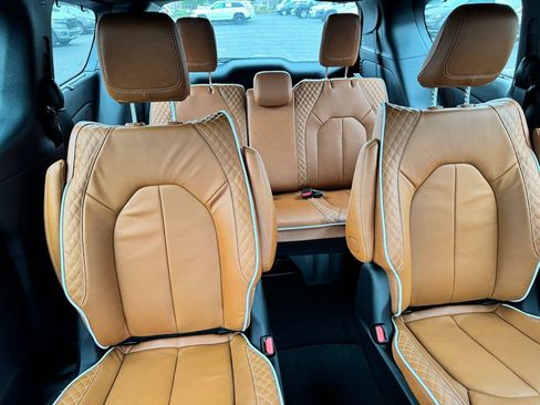 New 2026 Chrysler Pacifica Pinnacle image 13
