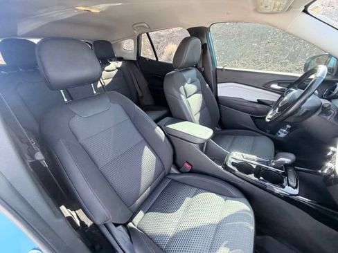 Used 2025 Chevrolet Trax LT w/ Driver Confidence Package FWD image 27