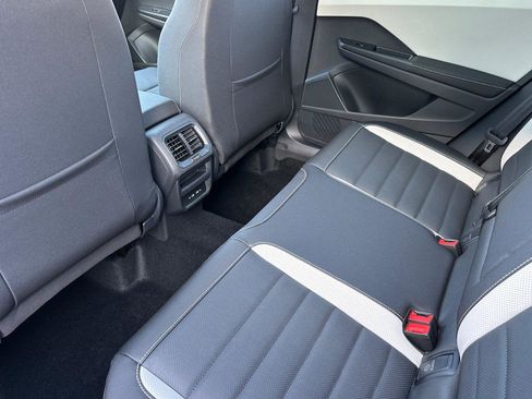 New 2026 Volkswagen Taos SEL image 11