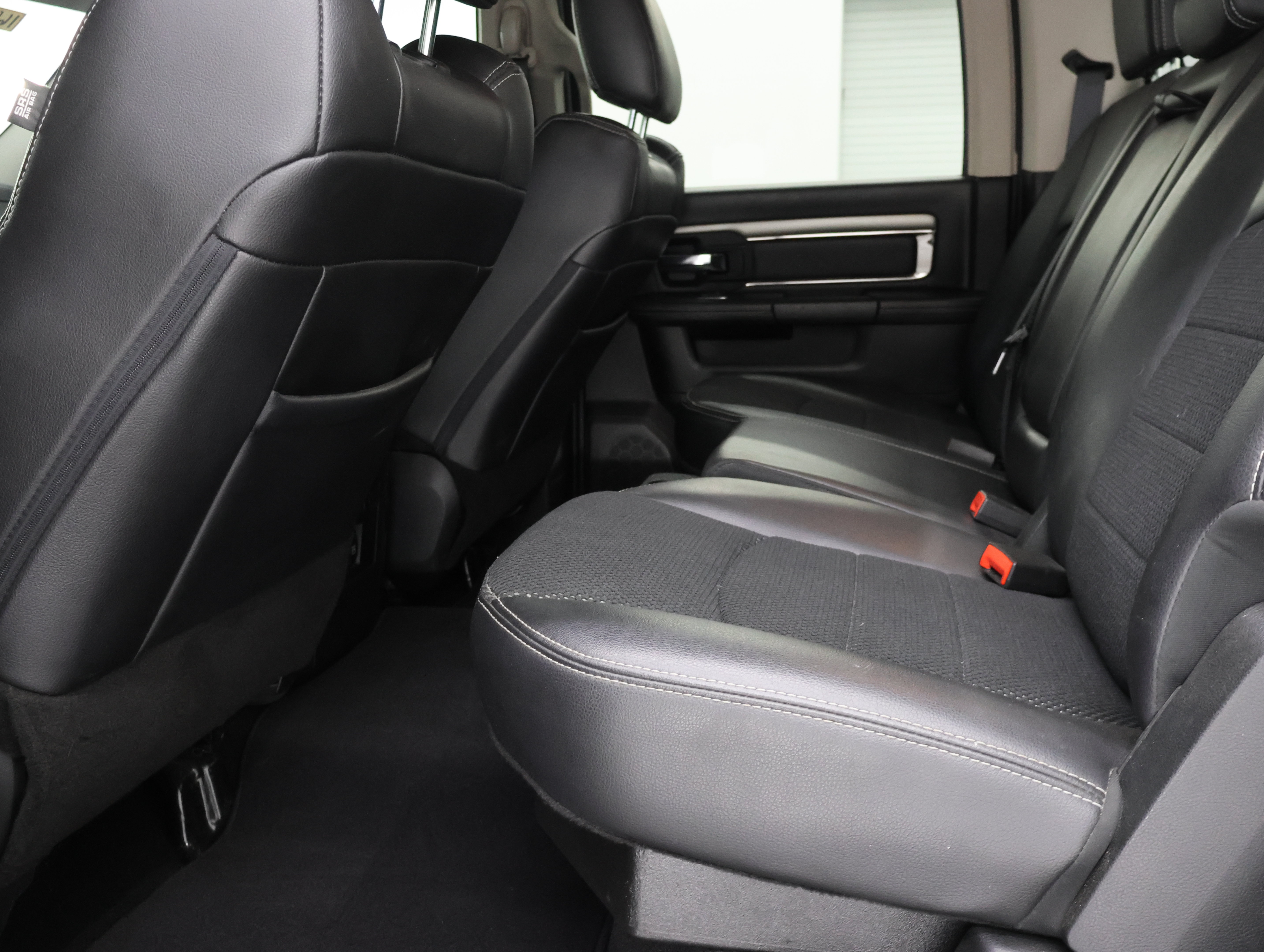 Used 2018 RAM 2500 Big Horn w/ Sport Appearance Group AWD/4WD image 35