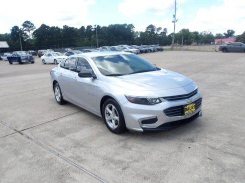 Used 2018 Chevrolet Malibu LS FWD image 4
