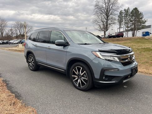 Certified 2022 Honda Pilot Touring image 2