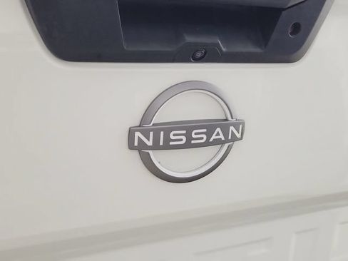 Used 2024 Nissan Frontier SV RWD image 9