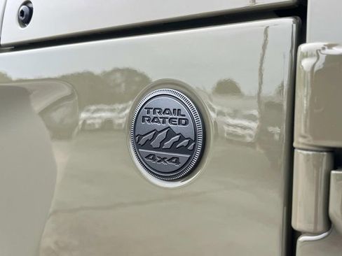 Used 2026 Jeep Wrangler Willys AWD/4WD image 16