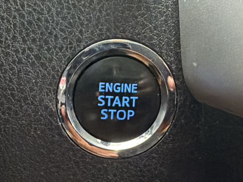 Used 2017 Toyota Highlander XLE AWD/4WD image 16