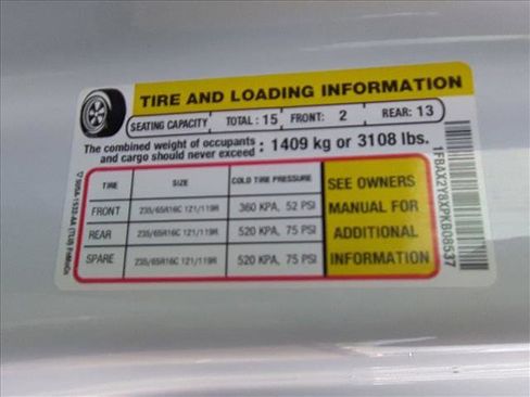 Used 2023 Ford Transit 350 XLT image 24