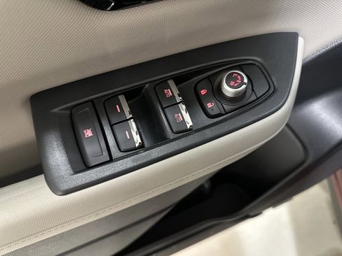 Used 2025 Subaru Forester Limited image 19