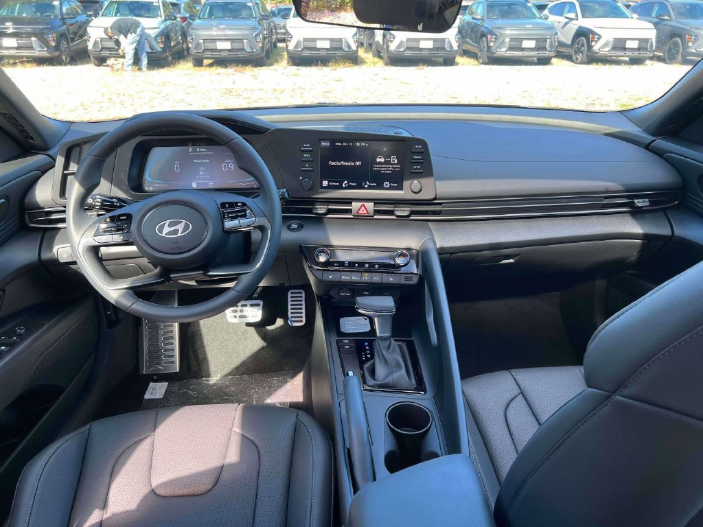 New 2026 Hyundai Elantra SEL Sport FWD image 12