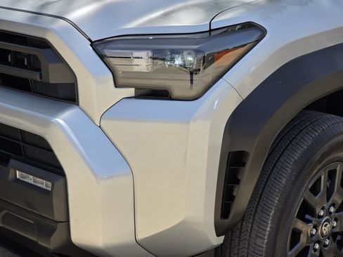 Certified 2025 Toyota 4Runner SR5 AWD/4WD image 7