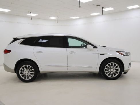 Used 2021 Buick Enclave Essence w/ Sound and Sites Package image 2
