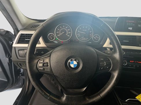 Used 2018 BMW 320i Sedan w/ Convenience Package RWD image 11