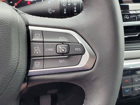 Used 2023 Jeep Compass Limited AWD/4WD image 12
