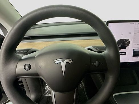 Used 2023 Tesla Model Y Long Range AWD/4WD image 10
