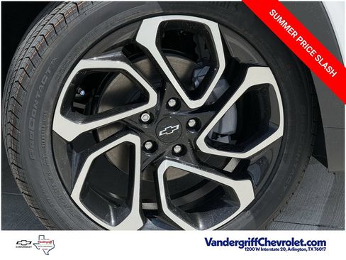 New 2026 Chevrolet Trax RS w/ Sunroof Package FWD image 9