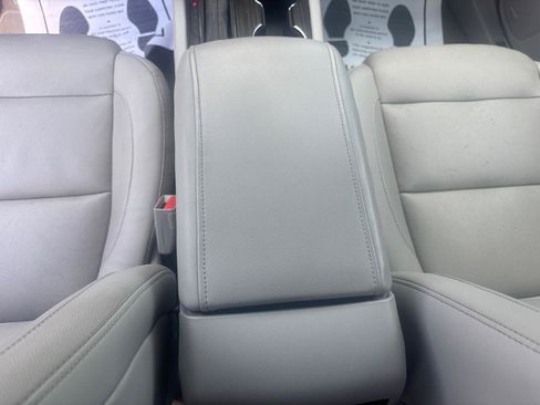 Used 2019 GMC Acadia SLT FWD image 23