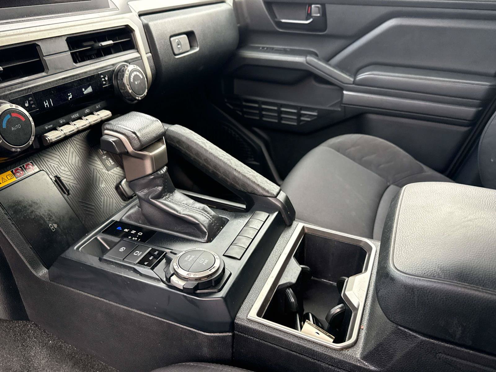 Used 2024 Toyota Tacoma SR5 AWD/4WD image 21