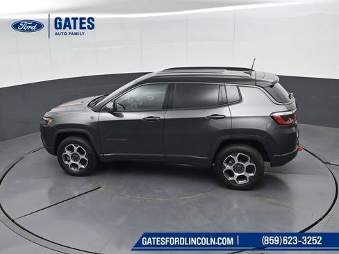Used 2022 Jeep Compass Trailhawk w/ Trailhawk Convenience Group AWD/4WD image 48