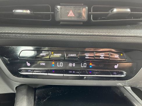Used 2021 Buick Envision Preferred AWD/4WD image 14