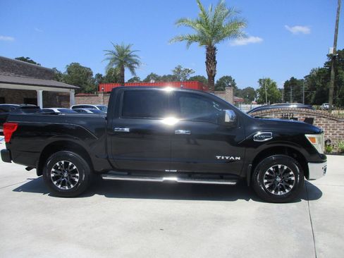 Used 2017 Nissan Titan SL w/ Off-Road Package AWD/4WD image 18
