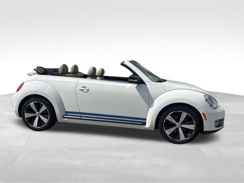 Used 2013 Volkswagen Beetle 2.0T image 7
