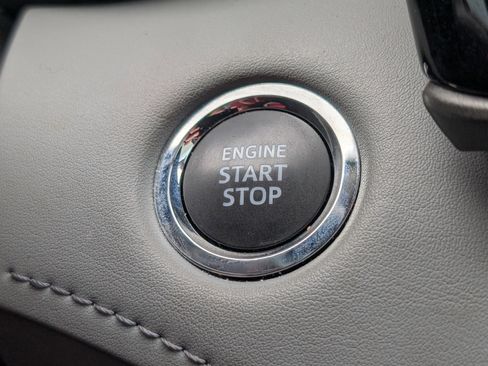 Used 2023 Toyota Highlander L image 24