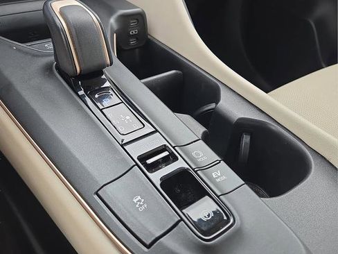 Used 2023 Toyota Crown w/ Advanced Technology Package AWD/4WD image 14