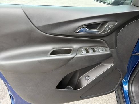 Used 2022 Chevrolet Equinox LT FWD image 16