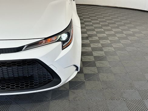 Used 2022 Toyota Corolla LE w/ LE Convenience Package FWD image 9