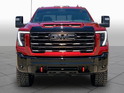 Used 2025 GMC Sierra 2500 AT4X AWD/4WD image 4