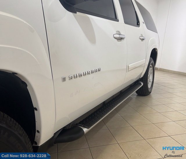 Used 2007 Chevrolet Suburban LT w/ LT Preferred Equipment Group AWD/4WD image 12